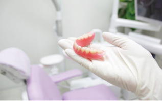 入れ歯(義歯)治療を検討されている患者様へ